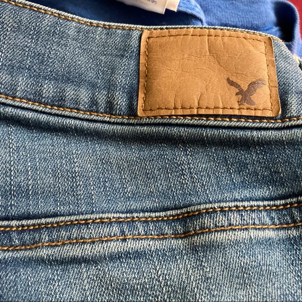 American Eagle Ripped Super Stretch Jegging Jeans - Picture 5 of 11